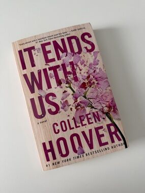 'It Ends With Us' Paperback Novel - Pink Floral Cover